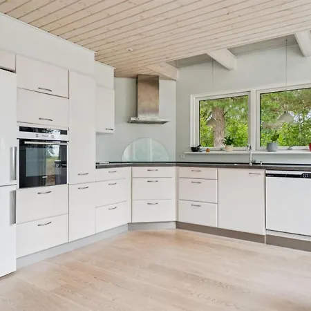Vakantiehuis Aman - 100m From The Sea By Interhome Laeso
